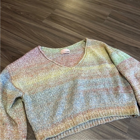 Crop-top Multicolor V-Neck Women's Sweater - Picture 2 of 3